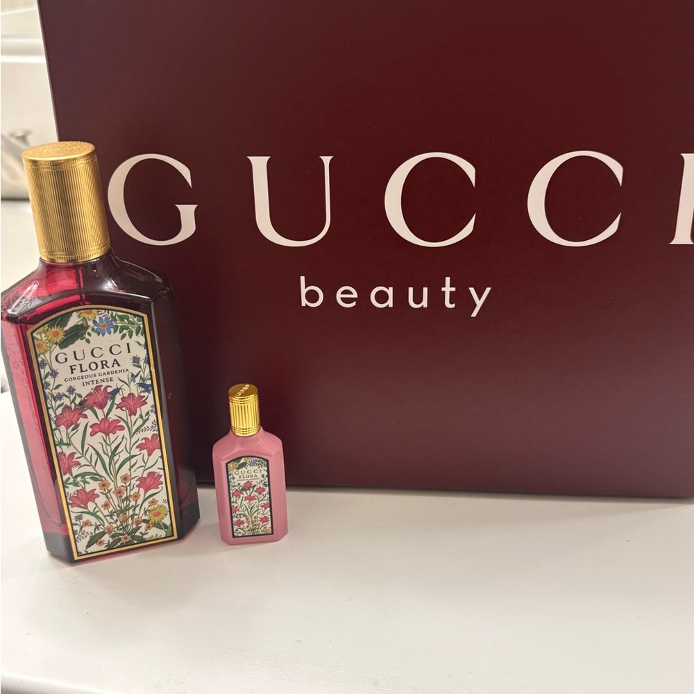 Gucci Flora Eau de Parfum Box - Rich Burgundy